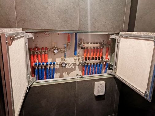 Люк под плитку Секрет 3.0, 2 створки 700*300 Люк под плитку Секрет 3.0, 2 створки 700*300