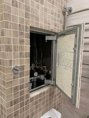 Люк под плитку Секрет 3.0 400*900, с антипровисом Люк под плитку Секрет 3.0 400*900, с антипровисом