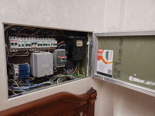 Люк под покраску Мега-Мастер Элит II 1 створка, средний профиль Люк под покраску Мега-Мастер Элит II 1 створка, средний профиль